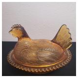 Vintage Indiana glass Amber hen on nest covered