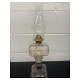 21ï¿½ hurricanes lamp cracked on bottom