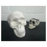 4ï¿½ ceramic skull and 3ï¿½ skull ash tray
