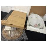 Pampered chef tart pan and florl dish