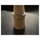 Marked 18k tiitanium chain ring size 13