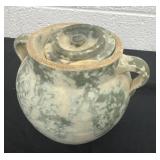 6ï¿½ stoneware jar with lid has chip