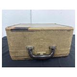 Vintage Royal Quiet De Luxe Type Writer 7x13x12.5