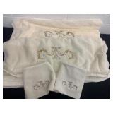 2 towels and 2 hand towels