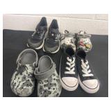 2 crocs 9 and 10 converse and shoes