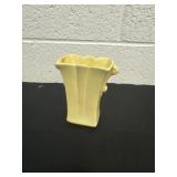4ï¿½ red wing fan yellow vase.