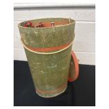 14ï¿½x8ï¿½ knitting box with knitting items