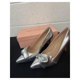 New manilowhow heels