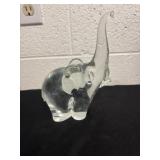 Glass elephant 8ï¿½