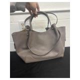 Sondra Robertï¿½s purse