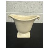 5ï¿½x6ï¿½ Vintage Yellow Vase/planter