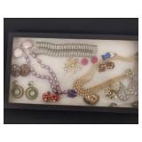 Group of vintage jewelry