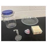 Vintage face powder and jar with lid glass plate