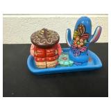 Tonala salt and pepper shakers set