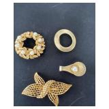 3 broaches with faux pearl clip