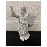 9ï¿½ ceramic Moses statue chipped