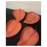 4 plastic heart shape plates