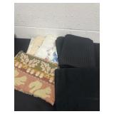 Place mats and tablecloth