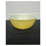 VINTAGE PYREX PRIMARY COLOR YELLOW 2.5  QT