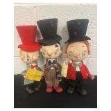 Vintage Carolers Xmas Decor Figures Bagpiper Top