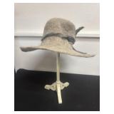 Wool hat with stand