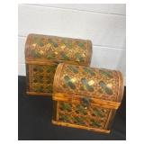 13ï¿½ and 10ï¿½ wicker chests.