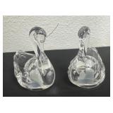Two 3.5ï¿½ Pair Of Clear Art Glass Swan Figurines.