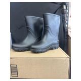 Size 8 rubber boots