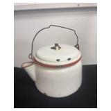 7ï¿½ enamel teapot.