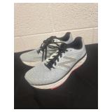 9.5 possible new balance shoes.