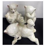 3 10ï¿½ bear figurines