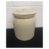 10ï¿½ vintage stoneware crock with a lid has chip