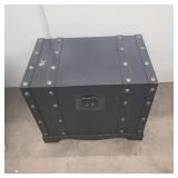 Small Decorative trunk With decorative flowers