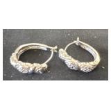 vintage silver-tone oval hoop earrings.