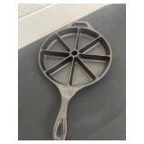 Vintage Lodge 9' Cast Iron 8 Wedge Cornbread