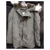 Military extreme cold weather parka with hood