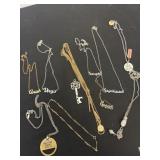 Group of 10 necklaces