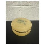 4.5ï¿½ Vintage Genuine Alabaster Hand Carved Hinged