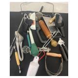 Group of kitchen items