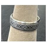 etched Celtic knot Ring size 11