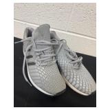 Size 10 adidas shoes