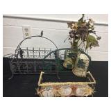 Metal basket with basket and candles holder