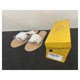 New size 7 musshoe fashion sandals in box