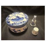 Vtg Elesva Delfts Blue White Trinket Box W