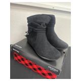 Size 6.5 Arizona Kelly black boots