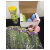 New Easter straws and eggs with paint items