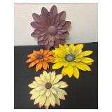 4 metal flowers