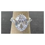 oval-cut clear Cubic Zirconia Ring size 8