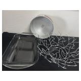 Anchor hocking basket and pan.