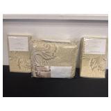 Charter club luxury queen comfortor cover with